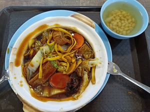 Claypot noodles at SuManYuan 素满园 - People's Park Centre in Central Singapore