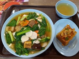Hor fun with tofu at SuManYuan 素满园 - People's Park Centre in Central Singapore