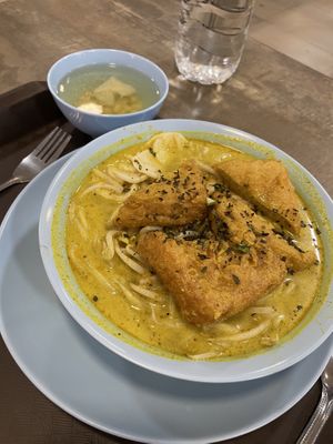 Laksa  at SuManYuan 素满园 - People's Park Centre in Central Singapore