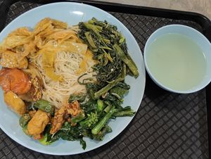 Economic bee hoon at SuManYuan 素满园 - People's Park Centre in Central Singapore