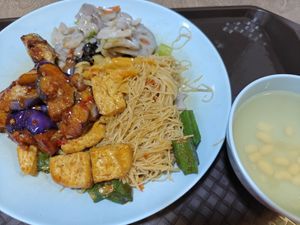 Economic bee hoon at SuManYuan 素满园 - People's Park Centre in Central Singapore