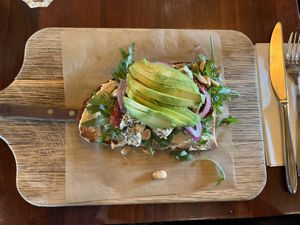 Avocadobrot, vegetarisch, vegan auch möglich.  at Cafe del Sol in Bayreuth