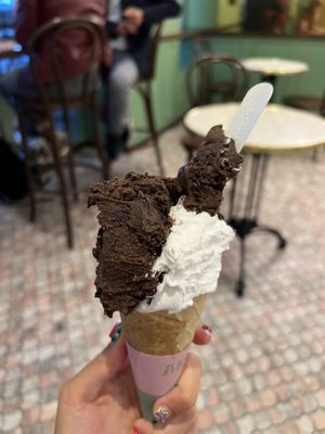 dark chocolate cookie & coconut  at Anita Gelato in London