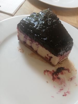 Vegan Cheesecake with Blueberry Cream at GÖTTLICH Essen & Trinken in Berlin