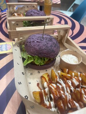 Cute and yum!   at Flower Burger in Busnago