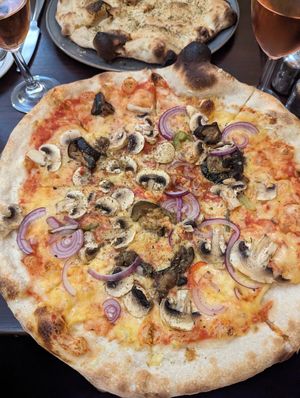 Vegan vegetarian pizza at Pizza Piccolo in South West London