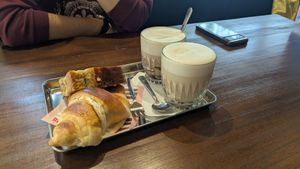 Croissant and banana bread, hot chocolates at Caffénation goes Koco in Antwerpen