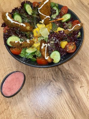 Phantasia Salat mit crunchy Avocadofritten   at Tipu in Mannheim