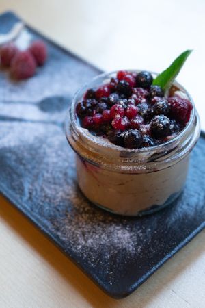 Toni-Mousse au chocolate- Amarettobeeren   at Tipu in Mannheim