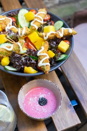 Phantasia Salat - Beerendressing - Avocadofritten   at Tipu in Mannheim