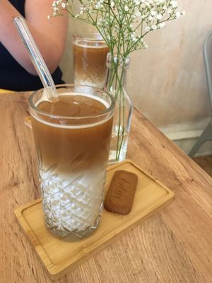 Lecker iced Latte mit Haferdrink at Tipu in Mannheim