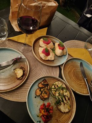 The appetizers: fried pizza and vegetables at Enotavola Wine Bar in Ravello