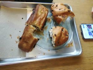 Pain suisse et brioche aux pépites at Origin - Coffee Shop Végétal in Strasbourg