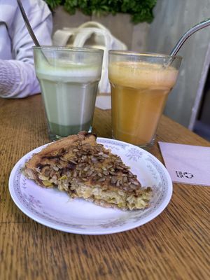 Matcha latte, carrot apple ginger juice, leek quiche (gluten free)  at Origin - Coffee Shop Végétal in Strasbourg