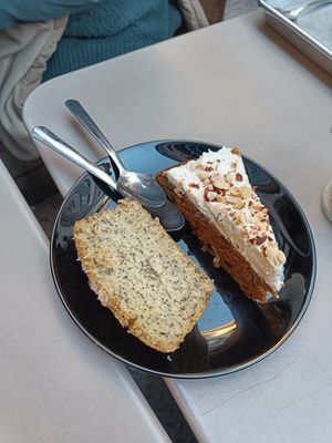 Lemon cake and carrot cake at Origin - Coffee Shop Végétal in Strasbourg