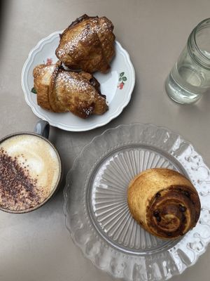 Oat Cappuccino, croissants chocolat, escargot chocolat et amandes   at Origin - Coffee Shop Végétal in Strasbourg