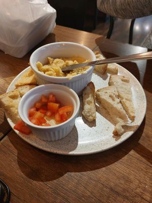 Hummus platter (we ate maybe a third by this point) at Kuk Bread Bowls in Lima