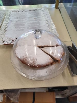 Apple pie at Frenchies Pastelería in Valencia