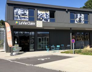 Front  at La Vie Claire in Crozon