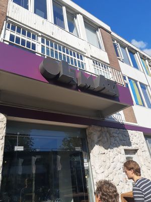 Outside at OLI MAZÍ in Utrecht