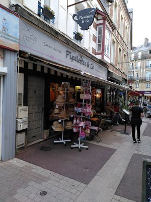 Store front at Pipelettes & Co in Trouville-sur-mer