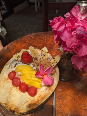 Smoothiebowl in Kokosnuss at Hellocapitano Lifestyle Café in 