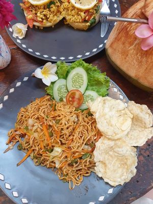 Mie goreng w/veggies 75k: BEST noodles at Hellocapitano Lifestyle Café in 