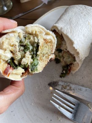 Hummus, Falafel, Tomaten  at Lagosol in Langschlag