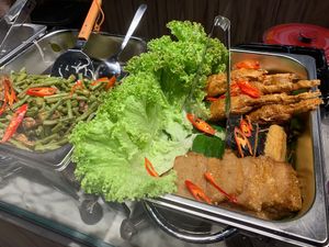 buffet selection. Photo by Henry Lau aka Mr Purple. at Zuya Vegetarian 竹雅素食 - Marina Square in Central Singapore