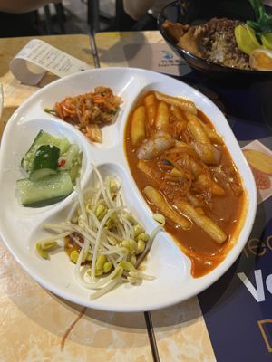 Tobokki with some sides lots of alliums 8/10  at Zuya Vegetarian 竹雅素食 - Marina Square in Central Singapore
