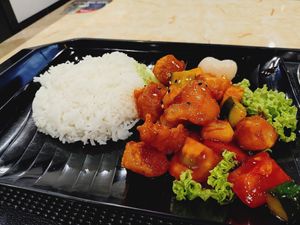 Sweet and sour vegan stuff with rice at Zuya Vegetarian 竹雅素食 - Marina Square in Central Singapore