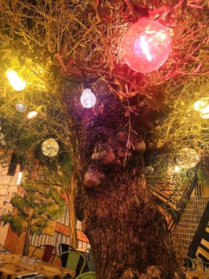 Decoración interior at SoHo Trattoria in Paris