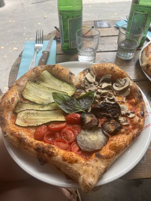 Vegan is Coming Pizza  at SoHo Trattoria in Paris
