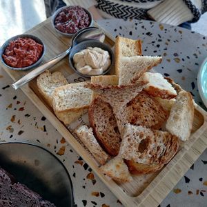 Broodplankje met tapenades at Anne&Max in Groningen