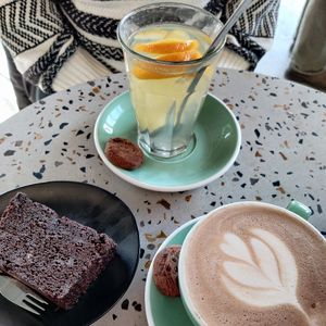 Chai chocolate drink and chocolate cake at Anne&Max in Groningen