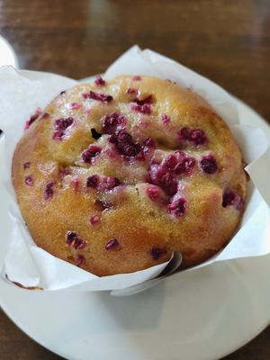 Raspberry muffin at Elizabeth Town Bakery Cafe in Elizabeth Town