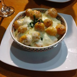 Papas criollas gratinadas at Vegarden in Medellin