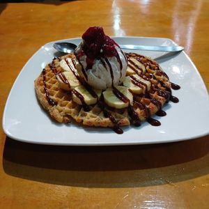 Wafle con helado at Vegarden in Medellin