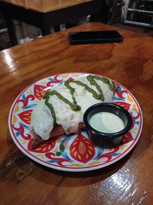 Empanada ranchera gratinada, 7/10, no traía mucho relleno at Vegarden in Medellin
