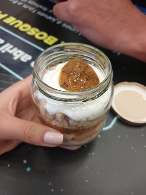 Postre de maracuyá (vegano), me sorprendió, estaba demasiado delicioso, 10/10 at Vegarden in Medellin