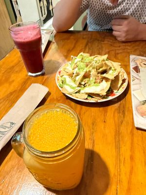 Mandarin juice, Nachos Mexicanos at Vegarden in Medellin