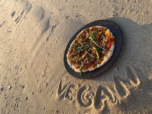 Pizza 6€  at Veganicelos in Setubal