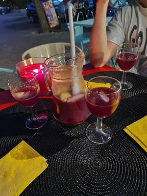 1L Sangria white|red 8€  at Veganicelos in Setubal
