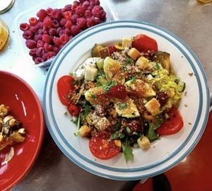 Salat of the day 5€  at Veganicelos in Setubal