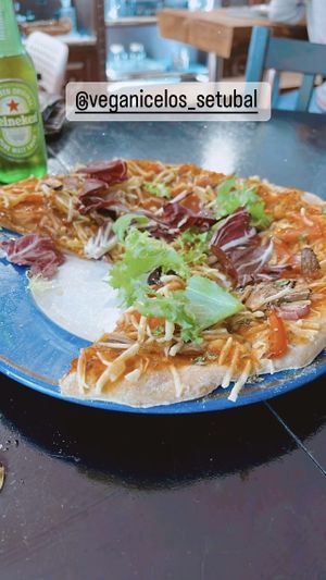 Pizza 8€  at Veganicelos in Setubal