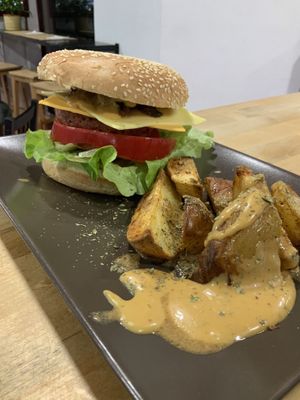 Hell burger - when Beyond Meat team with Violife  at Veganicelos in Setubal