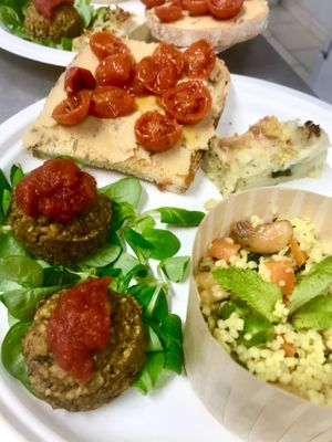 vegan aperitif at Raparossa Bistrot in Bologna