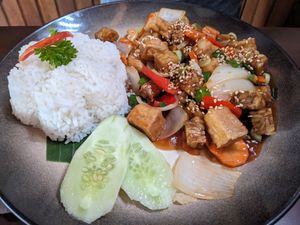 Tofu and tempeh with rice at Natnat Thai Comfort Food in Amed