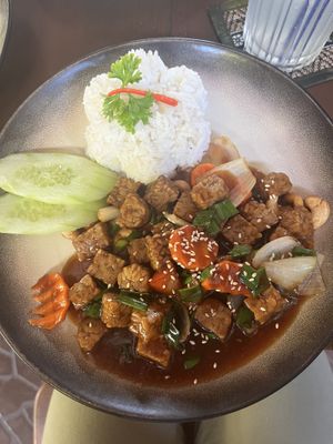 Tempe with cashews and bell peppers  at Natnat Thai Comfort Food in Amed