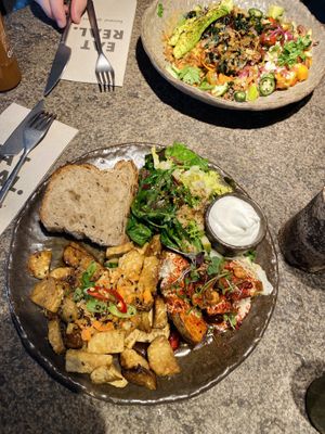 Lunch ! The tempeh option was so good   at Honest Greens - Gran Via in Madrid